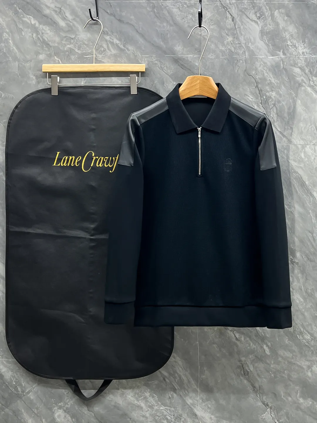 BC Autumn and Winter New Arrival Casual Lapel Half Placket Sweatshirt. The half-zipper design adds a little bit of caution. If you open it at will, the style will instantly improve. It is low-key and stylish, unique and attractive, and has both fashion and warmth. Interpret the product through simple design, the design gives you new styling inspiration, and perfectly conforms to the current trend! It avoids the constraints of seasonal trends and easily demonstrates the brand's charm and fashion effect. Premium is simple and pure, and the upper body is high-end! ! You can show a very fashionable style on different occasions, and you can show your unique charm anytime and anywhere! Sizes:M-3XL